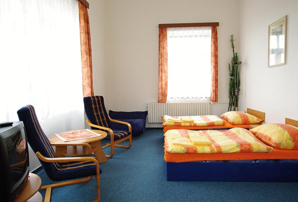 Koleje Zamecek Hotel Lednice Buitenkant foto