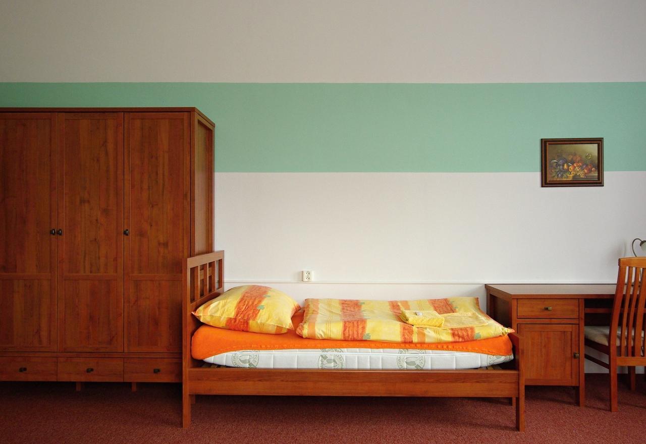 Koleje Zamecek Hotel Lednice Buitenkant foto