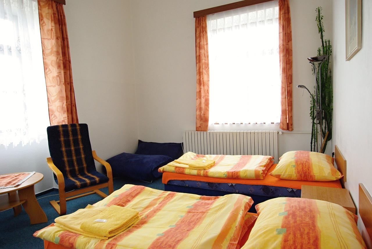 Koleje Zamecek Hotel Lednice Buitenkant foto