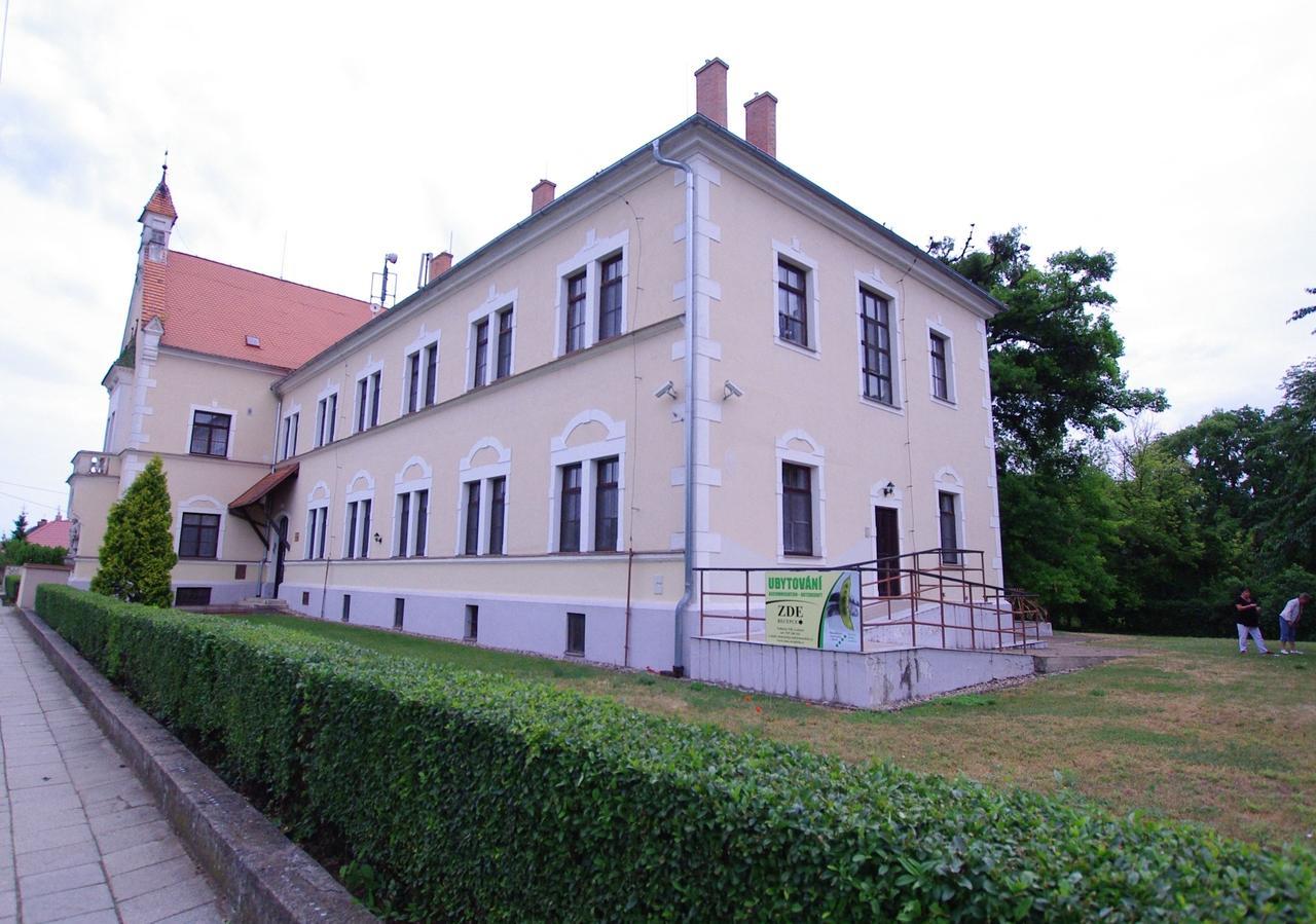 Koleje Zamecek Hotel Lednice Buitenkant foto
